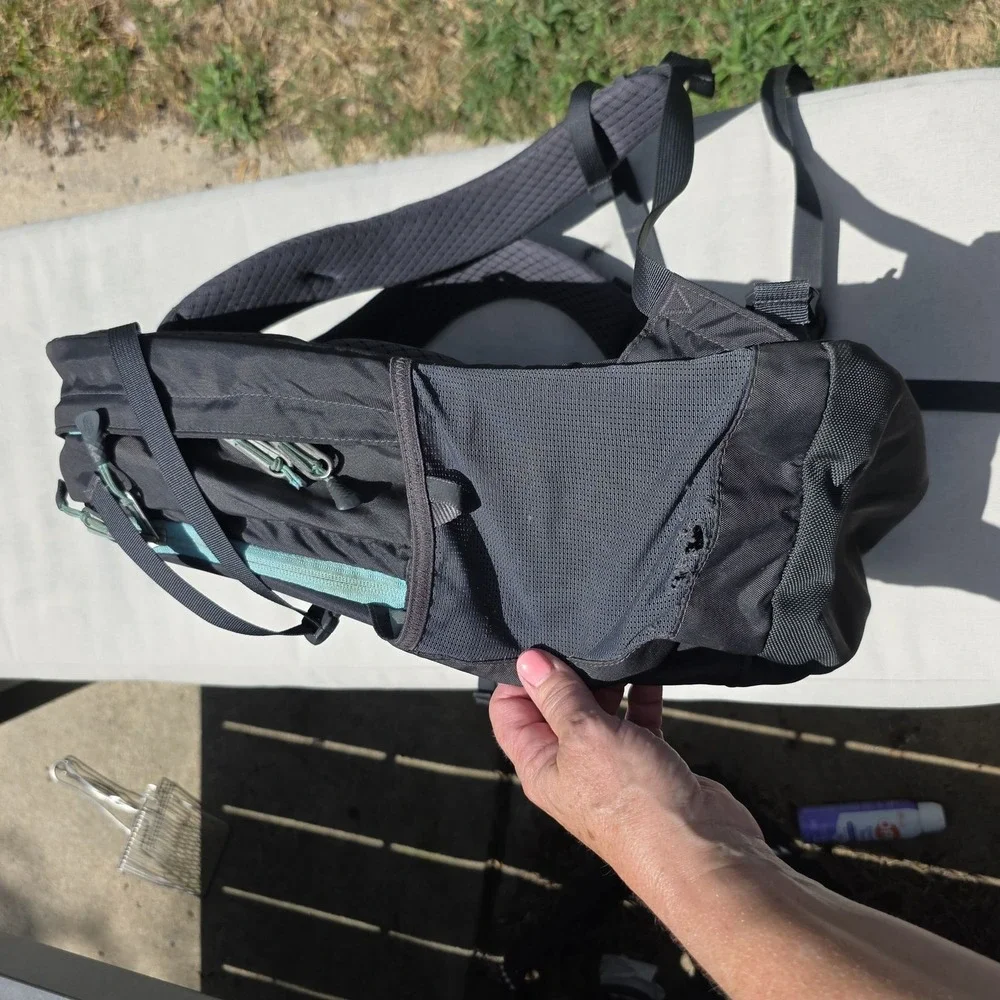 The North Face Recon Backpack Gray Teal FlexVent Laptop Hiking Daypack
